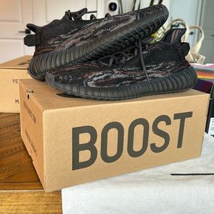 YEEZY 350 V2 - MX Rock